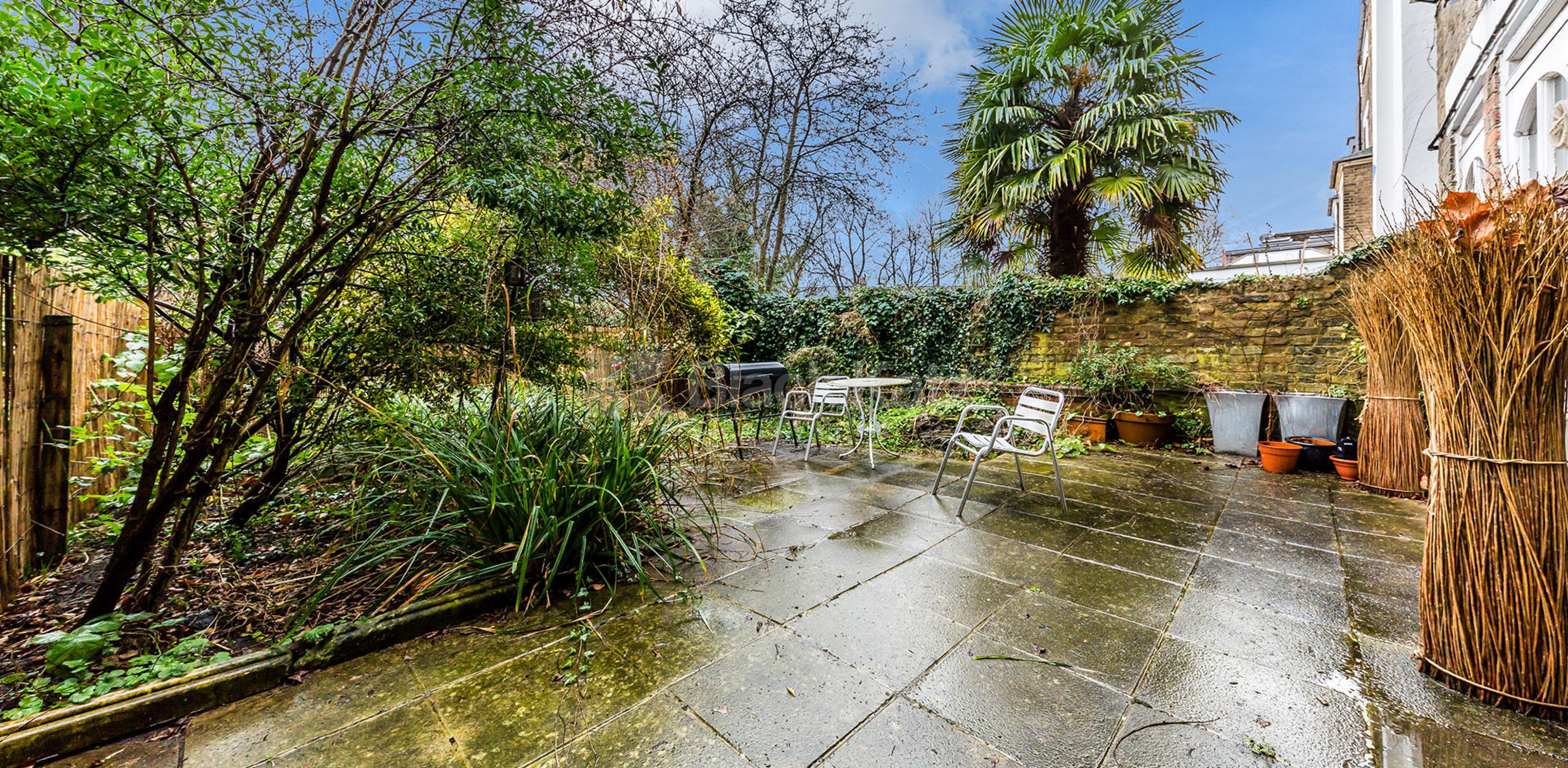			GARDEN FLAT!, 2 Bedroom, 1 bath, 1 reception Flat			 Hillmarton Road, CALEDONIAN ROAD  N7